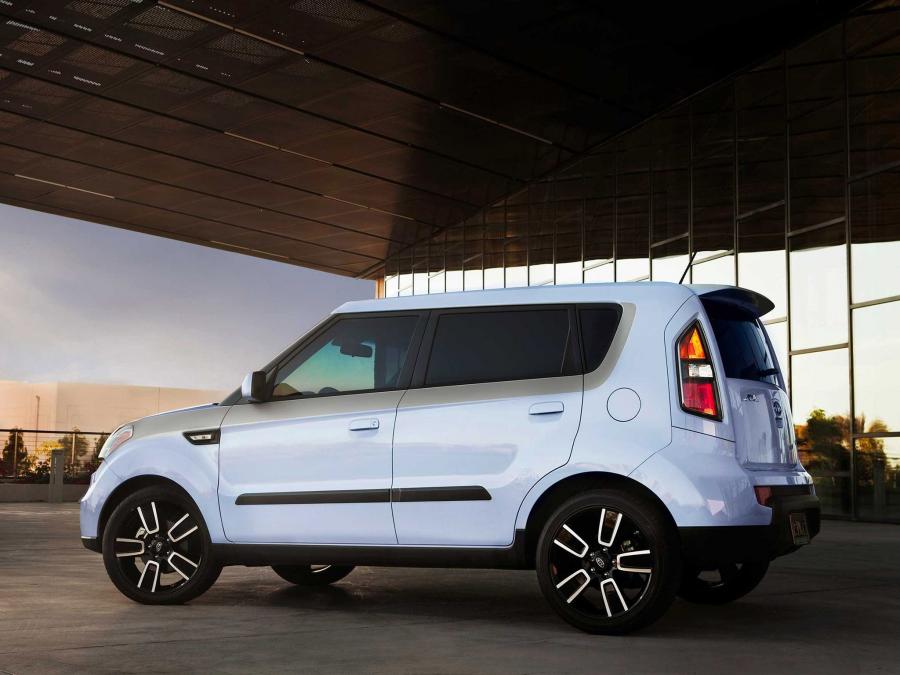  Kia Soul Ghost 2010 года  (фото 24 из 26)